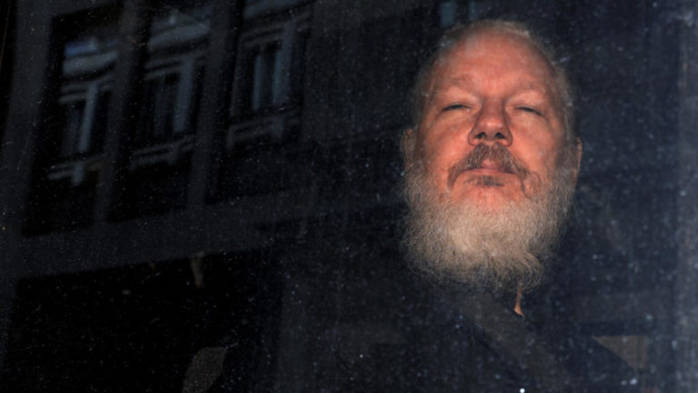 Assange acusa a EEUU de «abuso de proceso» por incumplir tratado extraditorio