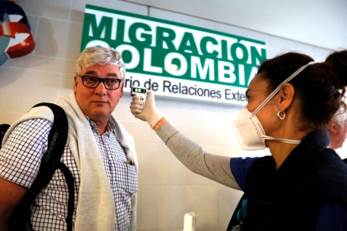 Colombia confirma nuevos casos de coronavirus en viajeros llegados de España