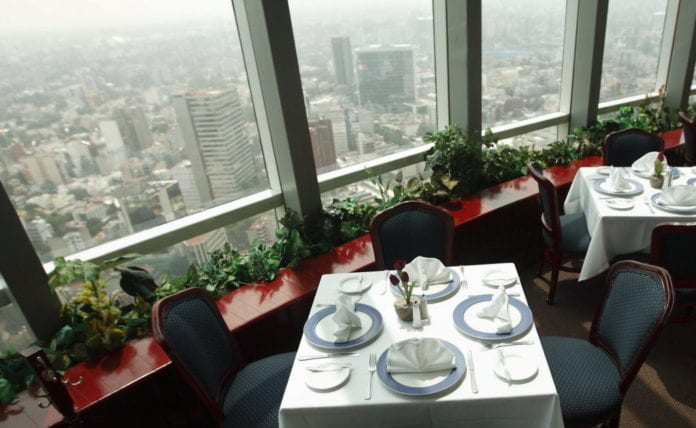 Capital mexicana estudia reabrir restaurantes y tiendas el 15 de junio