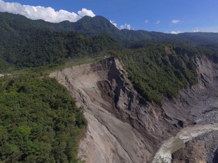 Erosión regresiva en Amazonía de Ecuador pone en riesgo carreteras y puentes