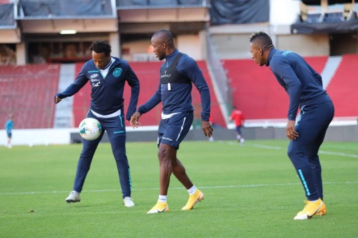 Entrenamiento del seleccionado ecuatoriano previo al juego con Uruguay