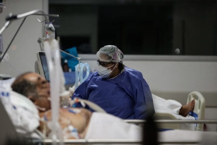 La covid sigue latente en América, que ve la situación en Europa como profética