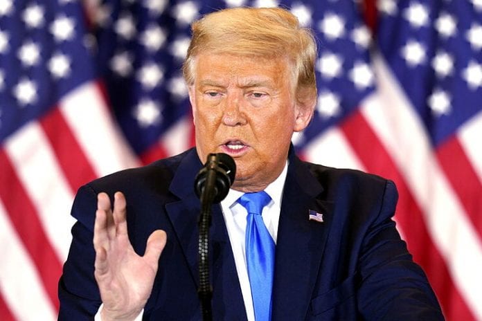 rump finalmente acudió a testificar este miércoles, apenas dos días después de que agentes del FBI registraron su propiedad de Mar-a-Lago