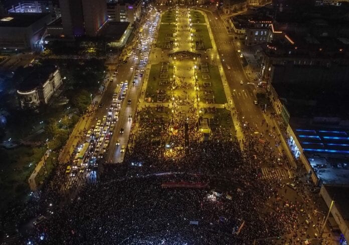 Protestas y tensión en Perú mientras Keiko Fujimori alega