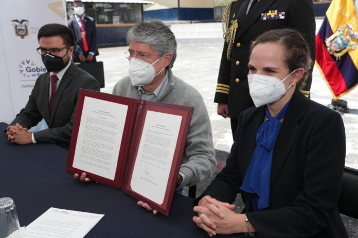 Ecuador busca retorno inmediato a clases presenciales en más de 1.300 centros
