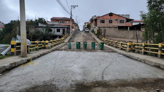 1 -7A...3 COLES..PUENTE ANTONIO FLOR, GIRON...CORTESIA..