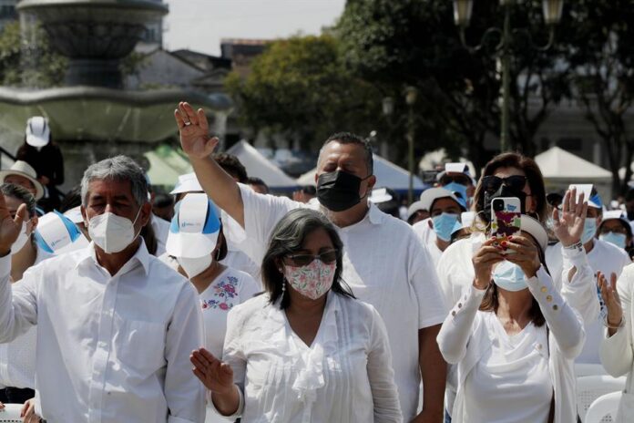 La mascarilla fue obligatoria en Guatemala desde el inicio de la pandemia, en el primer trimestre de 2020, hasta el pasado mayo, cuando su uso obligatorio fue derogado