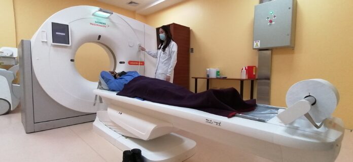 1 -7A...3 COLES...TOMOGRAFO HOSPITAL AZOGUES...CORTESIA..