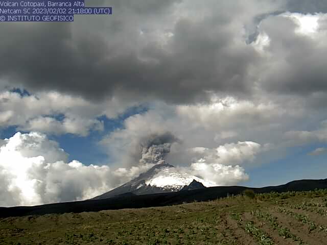Caída de ceniza del volcán Cotopaxi en siete sectores de Quito
