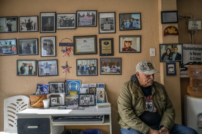 Veteranos deportados mantienen la batalla para volver a EE.UU. desde México