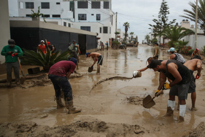 Las lluvias en Lima provocan inundaciones en 7 distritos sin causar muertes