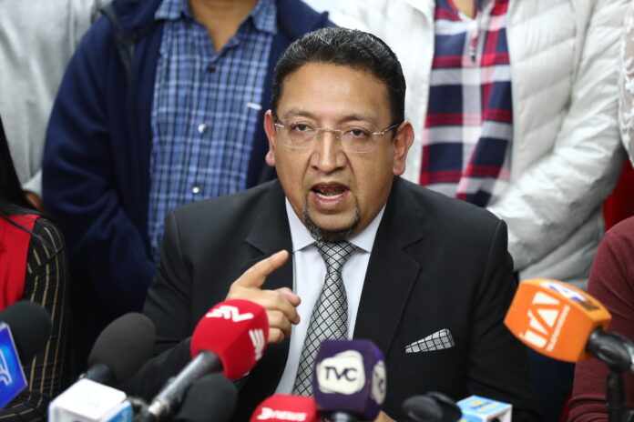 Rueda de prensa del presidente de la Asamblea Nacional de Ecuador, Virgilio Saquicela