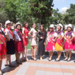 Las candidatas a Cholita Pauteña y reina del cantón, posaron en el Parque Abdón Calderón.(AZD)