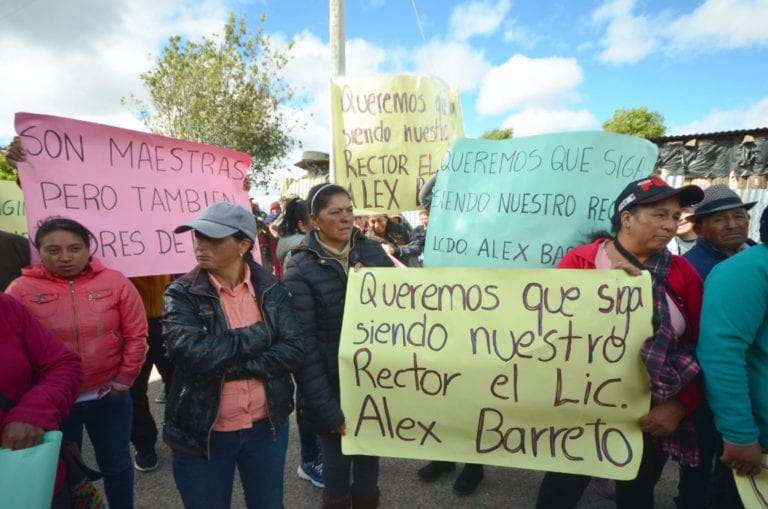 Padres de familia de La Paz piden orden en la Unidad Educativa de esa localidad