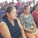 Personas que asistieron al acto de clausura luego de capacitarse.(Cortesía)