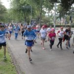 Cerca de un centenar de atletas se dieron cita al puente de las Escalinatas para ser parte del recorrido. PSR