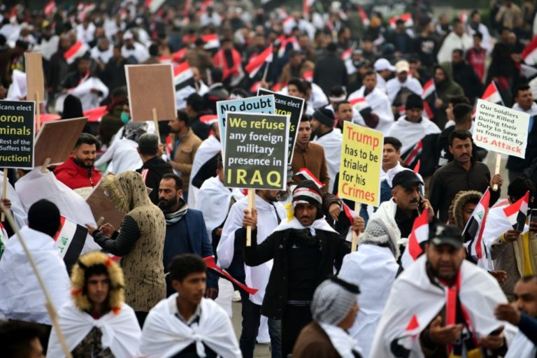Multitudinaria manifestación en Irak contra la presencia de Estados Unidos