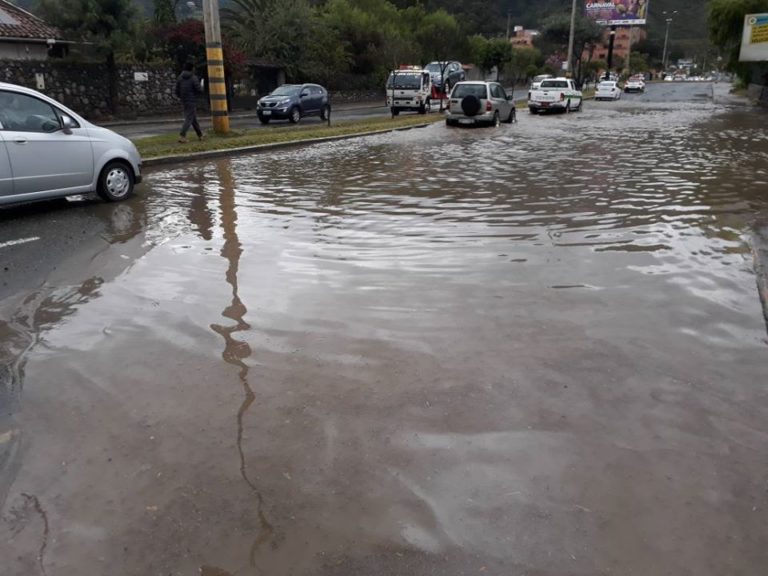 Fuerte lluvia provocó inundaciones al norte de Cuenca