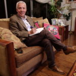 El cuencano, militar, Guillermo Vélez, habla del proceso de paz, asegura que no se han cumplido algunas promesas, pero que el camino sigue.(AZD)