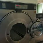 Lavadora adquirida por el hospital del cantón Sígsig.(Cortesía)