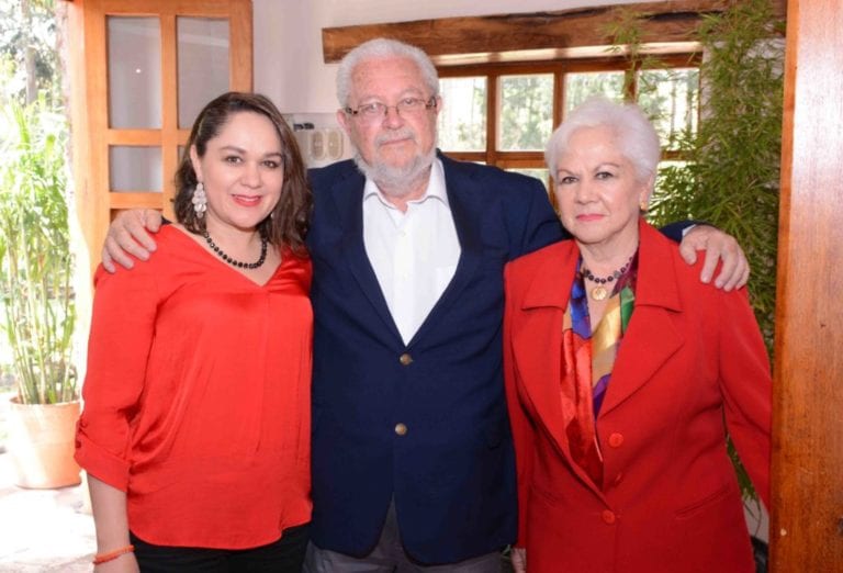 Carmen Lucía, Juan Cordero y Anita López.