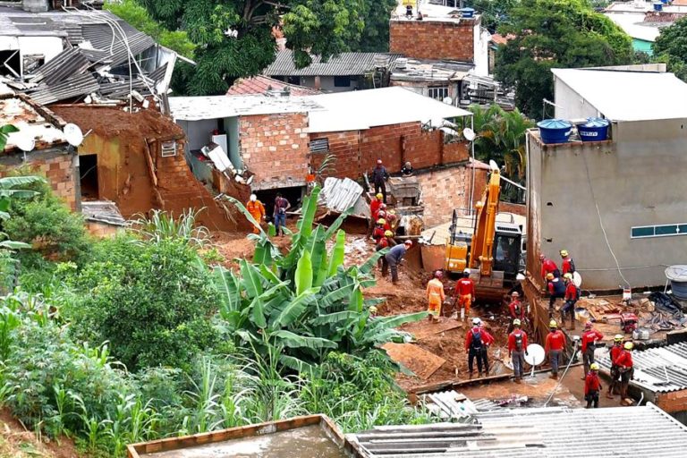 Suben a 45 los muertos y a 101 municipios en emergencia por lluvias en Brasil