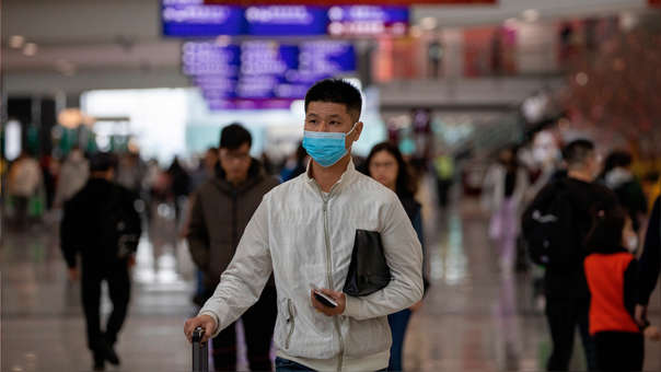 China eleva a 213 los muertos por el coronavirus y a 9.692 los contagiados
