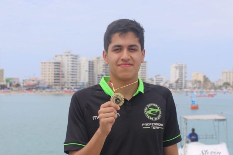 José Vásconez logra medalla de plata en Nacional de Aguas Abiertas