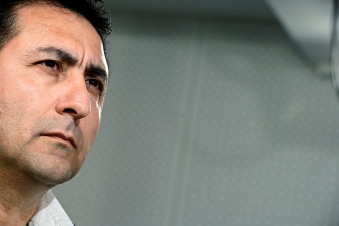 ENTREVISTA AL EXCÓNSUL ECUATORIANO EN LONDRES, FIDEL NARVÁEZ