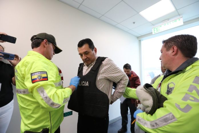 Exjefe de Inteligencia de Correa llega a Ecuador y comparecerá ante justicia