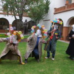 Los rucos de Nulti, expusieron parte de su danza, en el patio de la Casa de la Provincia.(AZD)
