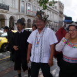Jaime Vargas, a su salida del parque Abdón Calderón, luego de la rueda de prensa.(AZD)