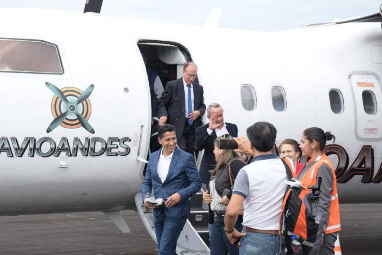 Exitoso vuelo cumplió Avioandes, reanudando así el servicio entre Quito y Macas