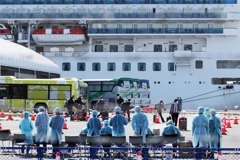 Jamaica niega puerto a un crucero por pasajero con gripe