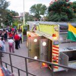 Habitantes de Santa Isabel y autoridades participaron en la presentación del automotor.(Cortesía)