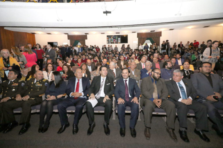 Autoridades nacionales y locales se unen para el Bicentenario de Cuenca