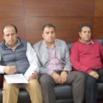 Julio González, Marco Ureña y Bruno Segovia, funcionarios de la Prefectura del Azuay.(AZD)