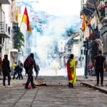 Imagen de los manifestantes en el Centro Histórico de Cuenca, captada por Rafael Idrovo. Cortesía.