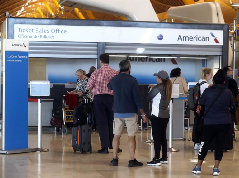 Caos en los aeropuertos de Estados Unidos debido a las pruebas de coronavirus