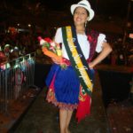 La Cholita Sanjoaquinense, Pamela Guazhambo en pasarela, tras el triunfo alcanzado.(Cortesía)