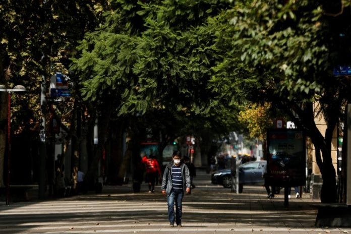 Contagios por COVID-19 repuntan en Chile con 304 nuevos casos y quinto muerto