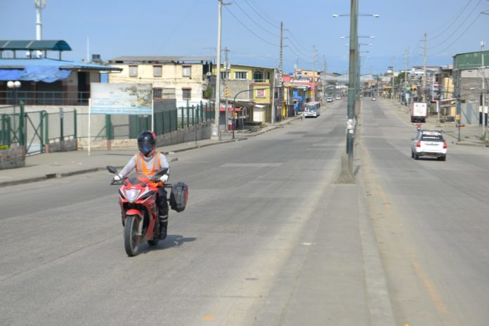 Militares patrullan provincia más afectada por el Covid-19 en Ecuador