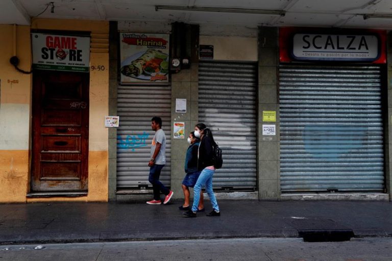 Salvavidas para la economía, la otra batalla de Latinoamérica contra COVID-19
