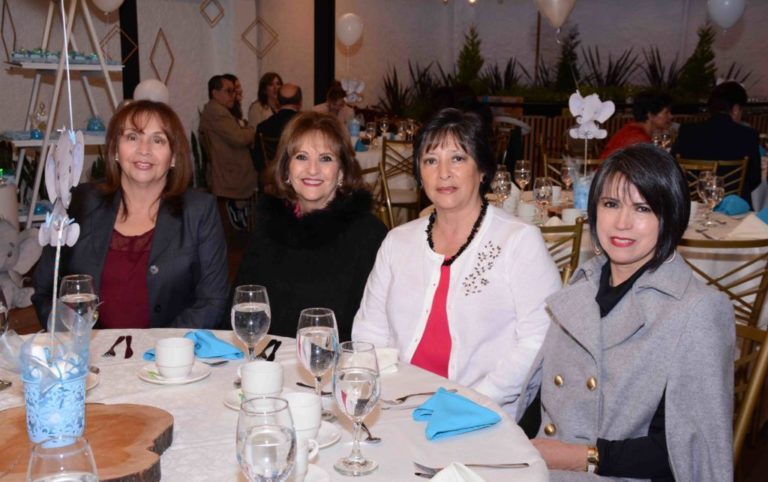 Kena Espinoza, Nidia Montesdeoca, Lucía Astudillo y Diana Cárdenas