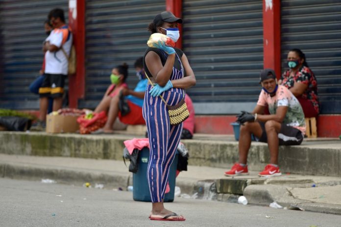 Fiscalía investiga supuestos cobros irregulares en morgues de Guayaquil