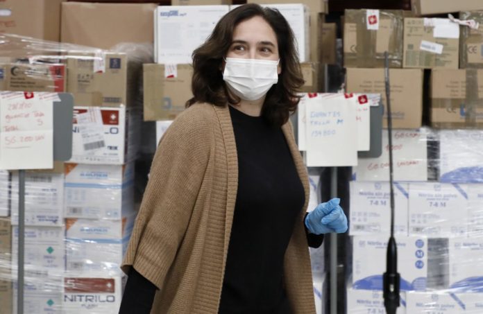Ayuntamiento Barcelona recibe 12 toneladas de material sanitario de Shangái
