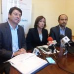 Los asambleístas Esteban Albornoz, Doris Soliz y Juan Cristóbal Lloret, son tres de los siete firmantes del petitorio sobre CELEC.(Cortesía)