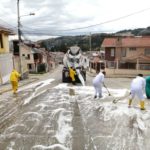 Las labores cumplidas en las calles de las ciudades cañaris, para contrarrestar al coronavirus.(Cortesía)