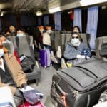 Los lojanos procedentes de Argentina, a su arribo a Loja.(Cortesía)