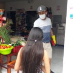 En Loja vigilan que se cumplan reglas como, utilizar guantes y mascarilla, distancia de 1.5 a 2 metros entre personas.(Cortesía)